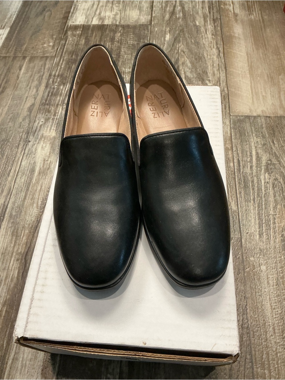 Naturalizer Black Women’s Slip-On Loafers Size 7.5W